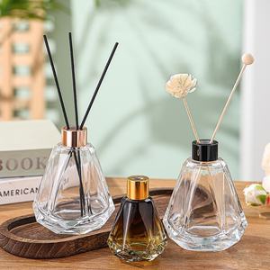 Bouteille en verre pour diffuseur à bâtonnets d'huiles essentielles, dégradé ambre transparent unique, 60 ml 200 ml, avec bouchon à vis, prix usine économique - Product Image 1