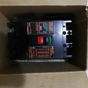 ฟูจิเซอร์กิตเบรกเกอร์ EA53BM 30A 3P แบบติดตั้งบนแผง สำหรับป้องกันไฟฟ้า - Product Image 1