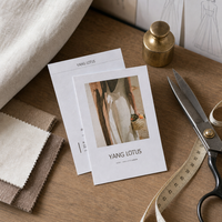 Carte photo personnalisée imprimée en couleur avec panneau plié pour lookbook de marque et packs d'ensembles de studio de mode