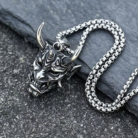 Yunnique Collier Pendentif Masque Hannya Géométrique Japonais en Acier Titane pour Homme, Tête de Bête Démoniaque à Longues Cornes, Bijou de Mode, Cadeau