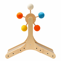 Griffoir moderne pour chat en bois massif avec jouet tournant, corde de chanvre, corde de sisal et boule à griffer, pour usage intérieur, modèle Carton