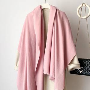 2025 Nieuwe High-End Stijl Niche Modetrend Effen Kleur Kasjmier Sjaals Voor Herfst En Winter Veelzijdige Eenvoudige Couplet Sjaals - Product Image 3