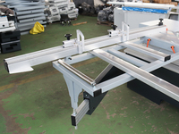 Scie à panneaux de précision à structure allemande Scie à table coulissante automatique pour le travail du bois Scie à panneaux coulissants pour contreplaqué