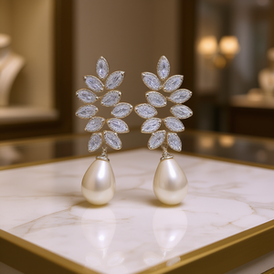 ต่างหูมุกเทียมทรงหยดน้ำสีแชมเปญขาว ชุบเงิน โลหะผสมสังกะสี ดีไซน์ลายพืชสุดโรแมนติก เครื่องประดับสำหรับผู้หญิงในงานแต่งงาน - Product Image 2
