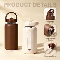 Nouvelle tasse à eau en verre portable de 800 ml avec échelle graduée, couvercle de protection en silicone anti-brûlure et paille – Vente en gros