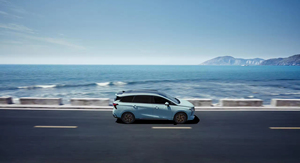 Dongfeng M4 HEV, Vehículo Eléctrico Híbrido MPV, Deportivo y Elegante, Ahorro de Energía, Autonomía de 201-300 km, Motor de 50-100 KW, Batería de Litio de 50-70 kWh - Product Image 4
