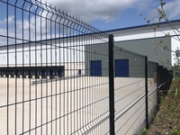 Panneau de clôture 3D en V à succès pour extérieur résidentiel, clôture de sécurité en treillis soudé, taille personnalisée