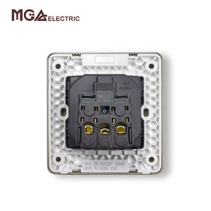 <span class=keywords><strong>Prise</strong></span> <span class=keywords><strong>murale</strong></span> allemande encastrée grise MGA IP20, 16A, 2 broches, mise à la <span class=keywords><strong>terre</strong></span>, Schuko - Product Image 6