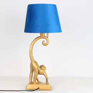 <span class=keywords><strong>Lampe</strong></span> de table <span class=keywords><strong>singe</strong></span> <span class=keywords><strong>avec</strong></span> abat-jour en velours bleu lampes animaux dorés décor à la maison pour salon chambre éclairage intérieur décoratif - Product Image 4