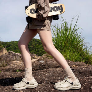 Sandales décontractées de plage pour hommes, style 2026, épaisses, antidérapantes, à semelle souple, respirantes, pour sports de plein air et usage domestique - Product Image 3