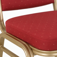 Chaises de banquet empilables rembourrées pour hôtel, mariage, événement, salle à manger, siège rembourré en tissu rouge, cadre doré, chaises de banquet empilables