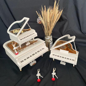 Caja de Música Giratoria con Bailarina y <span class=keywords><strong>Piano</strong></span>, Regalo Creativo <span class=keywords><strong>para</strong></span> San Valentín o Cumpleaños, Modelo al por Mayor - Product Image 4