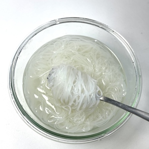 Fideos <span class=keywords><strong>Konjac</strong></span> Shirataki Secos <span class=keywords><strong>de</strong></span> Alta Calidad, Hechos a Mano, Sin Gluten, Ricos en Fibra, Listos para Comer, Disponibles en Caja, Bolsa a Granel - Product Image 4