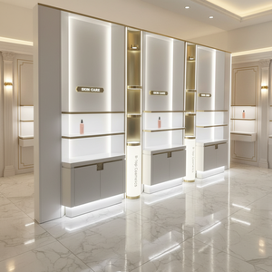 Espositori Cosmetici Modulari in Legno Chiaro con Retroilluminazione LED per Negozi di Skincare - Product Image 1