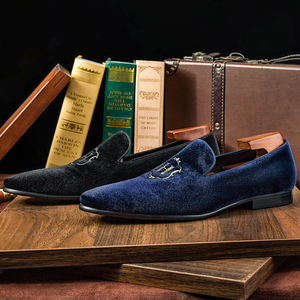 2021 nuevo diseño de moda de lujo material de <span class=keywords><strong>terciopelo</strong></span> de deslizamiento en fumadores <span class=keywords><strong>zapatos</strong></span> para hombres - Product Image 4
