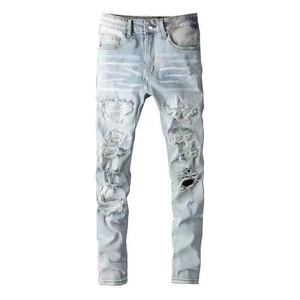 Jean en denim déchiré de créateur pour homme, écologique, respirant, blanc, coupe slim, jambe droite, avec trous déchirés peints à la main - Product Image 5