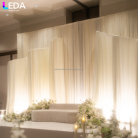 Arche métallique beige plissée ondulée LEDA pour décoration de mariages et événements, support de toile de fond pour mariage