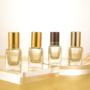 Rotolo di vetro vuoto <span class=keywords><strong>profumo</strong></span> di <span class=keywords><strong>Rose</strong></span> e bottiglia di olio essenziale per cosmetici con tappo oro Pp nero - Product Image 4