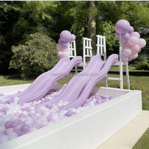 Piscina di Palline Quadrata Rettangolare Bianca per Interni/Esterni con Doppio Scivolo Viola, Area Giochi Morbida per Feste ed Eventi a Noleggio - Product Image 1