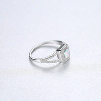 Bague de fiançailles et de mariage en argent sterling 925 avec opale carrée, bagues pour femmes avec opale de feu ronde et zircone pour les fêtes