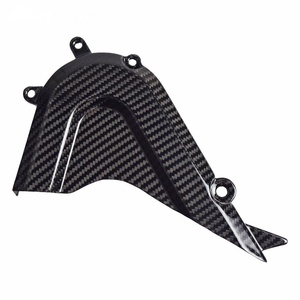 Cubierta de piñón de fibra de carbono seca 3K para KTM RC 390 2018+ - Product Image 5