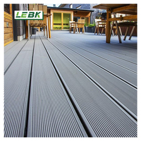Échantillon gratuit Qualité supérieure Style traditionnel Wpc Bois massif Rainuré Composite Wpc Revêtement de sol Terrasse en bois 25mm 30mm 35mm