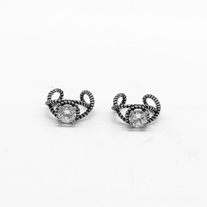 yunnique Stylish Unisex Titanium Steel <b>Cuff</b> <b>Earrings</b> With Black Stone Bezel Setting For Non-Pierced <b>Ears</b> Retro Couple Jewelry - Product Image 3