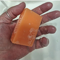 OEM ODM Curcuma Savon à l'acide kojique Bain éclaircissant pour la peau Bain blanchissant pour le corps et le visage Savon artisanal blanchissant
