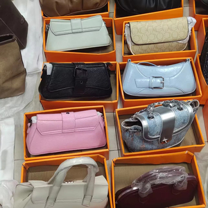 Sacs en gros 2026 : Nouveaux arrivages, stock ancien, sacs à main pour femme, sacs à bandoulière d'occasion, assortiment aléatoire - Product Image 1