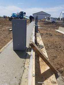 Support de <span class=keywords><strong>poteau</strong></span> en U Largeur réglable Joint de béton Ancrage de <span class=keywords><strong>poteau</strong></span> en forme de U argenté avec ancrage en béton i - Product Image 2