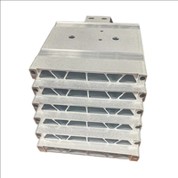 Profilés d'extrusion en aluminium de haute qualité, plaque d'extrémité de batterie en aluminium pour véhicules à énergie nouvelle, cellule de batterie en aluminium extrudé CNC