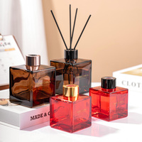 Bouteille diffuseur de parfum en verre ambré personnalisée 100ml 200ml, vide, carrée, pour aromathérapie, vente en gros, avec couvercle et bâtonnets en rotin
