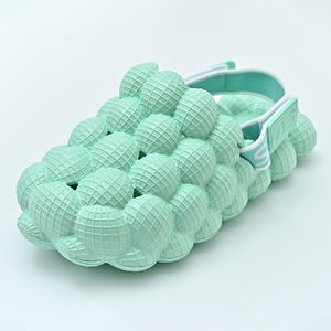 Chaussons d'été antidérapants légers et respirants pour tout-petits et jeunes enfants, avec boule de massage amusante, pour spa à domicile, chaussures à bulles pour garçons - Product Image 3