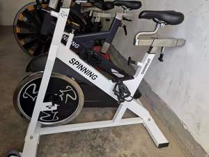 Bicicleta de Spinning con Volante de Inercia de 20 kg, Logotipo Personalizado, Equipo de Gimnasio, Bicicleta de Spinning <span class=keywords><strong>Star</strong></span> Tractor - Product Image 2