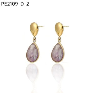 ต่างหูแบบห้อย Amy Amy ชุบทองรูปทรงหยดน้ำประดับเปลือกหอย สำหรับผู้หญิง เหมาะสำหรับงานปาร์ตี้ สไตล์คลาสสิก ตกแต่งขอบแบบ Bezel Setting แฟชั่นต่างหูแบบห้อย - Product Image 4