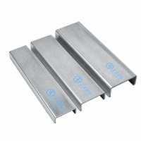 Structure de plafond en métal et profilés pour cloisons sèches, design moderne, matériaux de construction métalliques pour plafonds