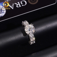快速发货结婚戒指大号主石 5 克拉圆形明亮式莫桑石戒指侧镶永恒戒指