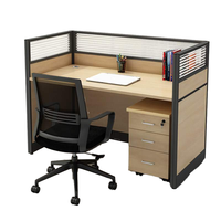Bureau de travail linéaire moderne pour 4 personnes, fabriqué en Chine, pour poste de travail en cubicle de bureau