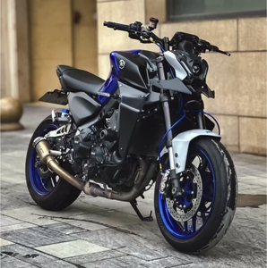 <span class=keywords><strong>Yamaha</strong></span> <span class=keywords><strong>MT</strong></span>-09 : Design compact + Moteur 890cc + Navigation par smartphone et aides au conducteur Voiture de sport et moto - Product Image 3
