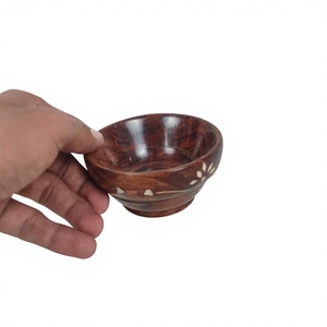MOQ 50 pièces – Bols de service ronds en bois de qualité supérieure, style rustique avec finition laiton, pour desserts/repas, en provenance d'Inde, en promotion - Product Image 1
