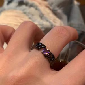 Anello Aperto in Lega con Micro-pavé di Pietre Naturali a <span class=keywords><strong>Croce</strong></span> Scura - Stile Gotico di Nicchia di Alta Gamma - Product Image 4