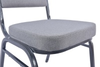 Chaises de banquet rembourrées noires de haute qualité pour les événements hôteliers en intérieur et en extérieur