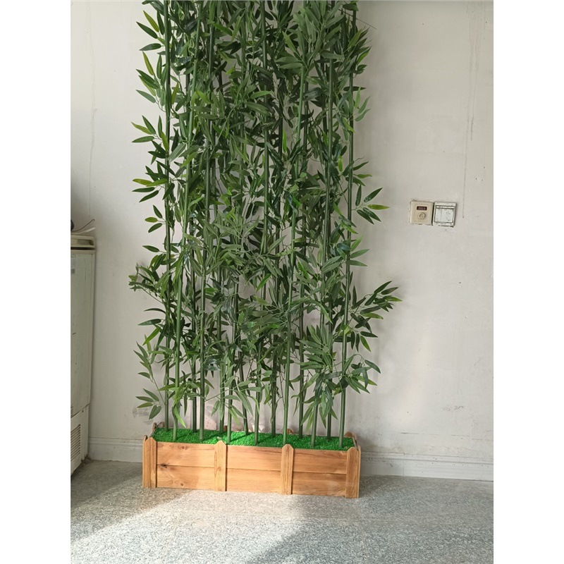 Base de 80 cm avec 14 poteaux en bambou de 1,8 mètre de haut chacun.