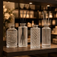 Ensemble de 4 flacons diffuseurs de parfum en verre transparent de luxe, vides et rechargeables, avec bâtonnets diffuseurs, pour huiles d'aromathérapie et décoration intérieure