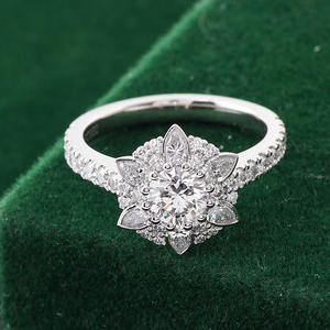Bague en forme de fleur en or blanc Bague Pt950 Bague de mariage en <span class=keywords><strong>diamant</strong></span> de <span class=keywords><strong>taille</strong></span> brillante ronde 2025 Style populaire <span class=keywords><strong>Prix</strong></span> le plus bas - Product Image 1