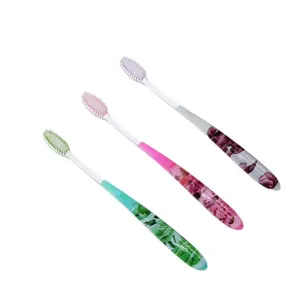 Proveedor de cepillo de dientes transparente con diseño único bastante PS cepillo de dientes transparente OEM