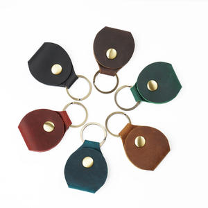 Porte-plectrums en cuir véritable Crazy Horse, durable et de haute qualité, avec porte-clés et logo personnalisé pour porte-clés de contrôle d'accès - Product Image 6