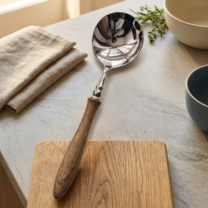 Cucharón <span class=keywords><strong>Grande</strong></span> para Sopa, Acero Inoxidable Pulido Espejo, Mango de Madera, Estilo Clásico, Cubertería para Mesa, Utensilios de Cocina - Product Image 1