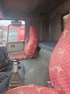 Camión Volquete Usado CLW 6X4 Diésel Automático de 40 Toneladas con Volante a la Izquierda y Cámara Trasera - Product Image 2