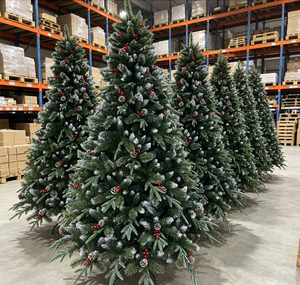 Sapin de Noël artificiel floqué à pointes effilées de 2,7 m avec lumières LED et base métallique, pour achat commercial en gros - Product Image 4